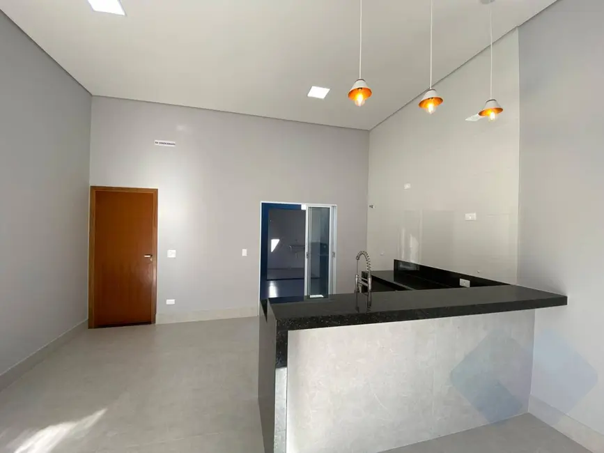 Foto 1 de Casa com 2 quartos à venda, 125m2 em Residencial Ouro Verde, Botucatu - SP