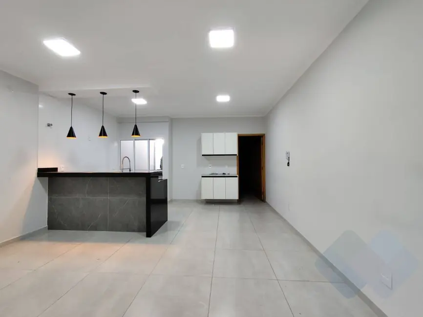 Foto 2 de Casa com 2 quartos à venda, 125m2 em Jardim Ypê, Botucatu - SP