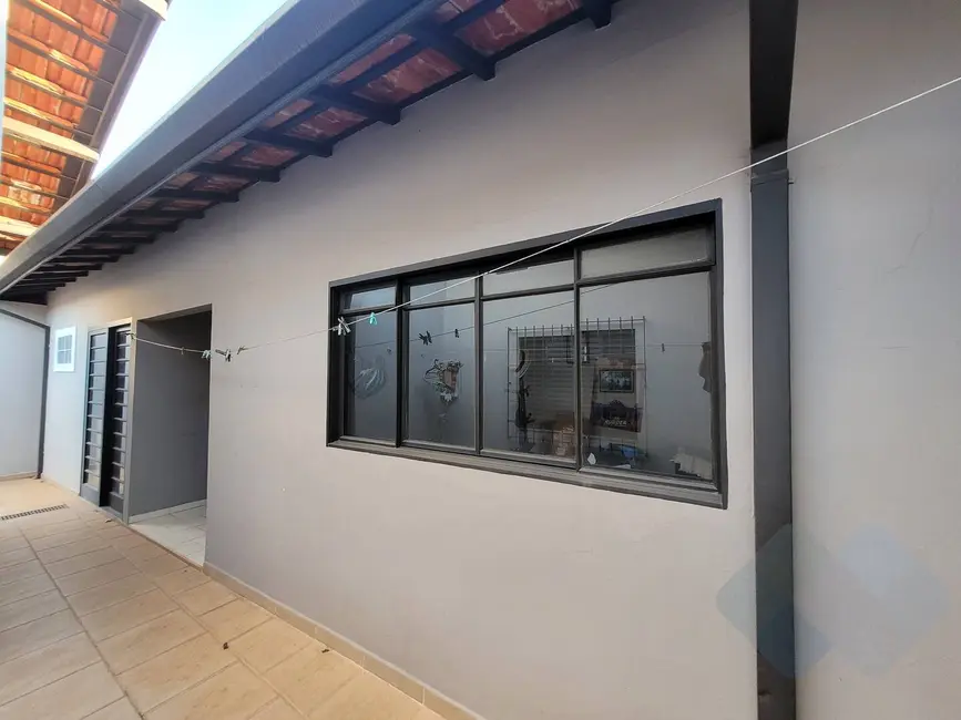 Casa com 3 quartos à venda, 250m2 em Vila Carmelo, Botucatu - SP - imagem 9 Foto 9 de Casa com 3 quartos à venda, 250m2 em Vila Carmelo, Botucatu - SP