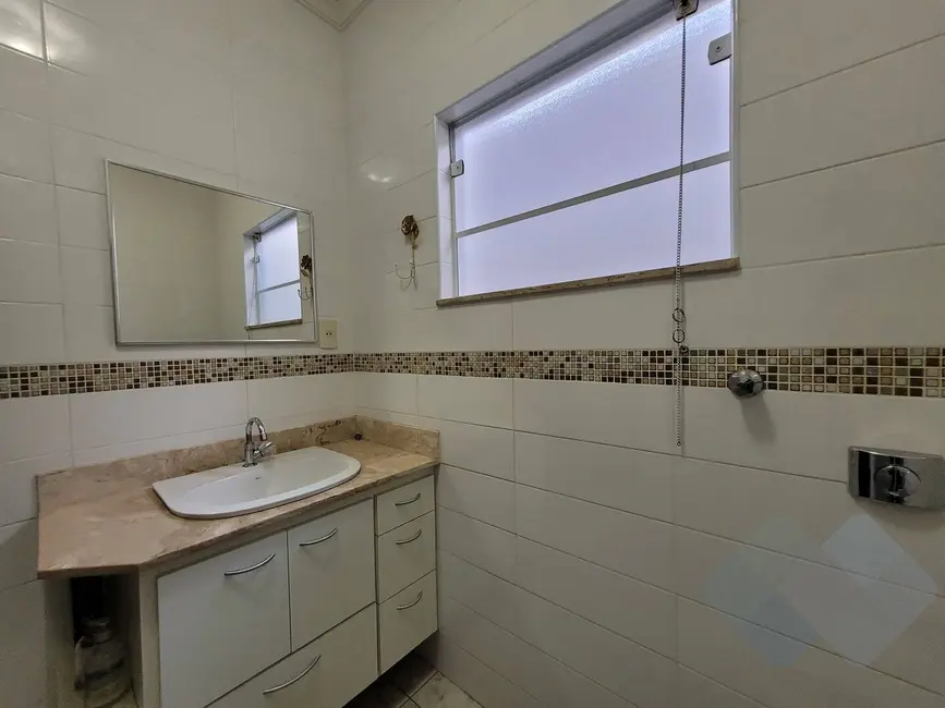 Casa com 3 quartos à venda, 250m2 em Vila Carmelo, Botucatu - SP - imagem 4 Foto 4 de Casa com 3 quartos à venda, 250m2 em Vila Carmelo, Botucatu - SP