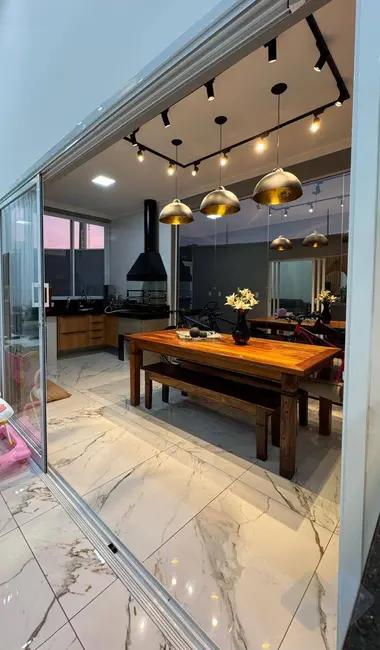 Foto 9 de Casa com 3 quartos à venda em Botucatu - SP