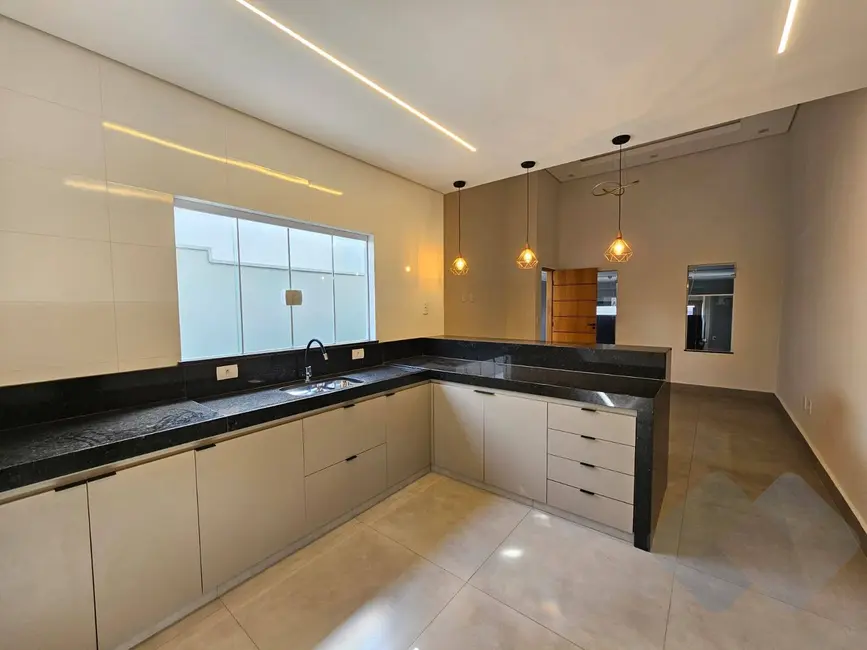 Foto 6 de Casa com 2 quartos à venda, 153m2 em Lívia, Botucatu - SP