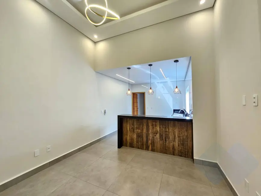 Foto 3 de Casa com 2 quartos à venda, 153m2 em Lívia, Botucatu - SP