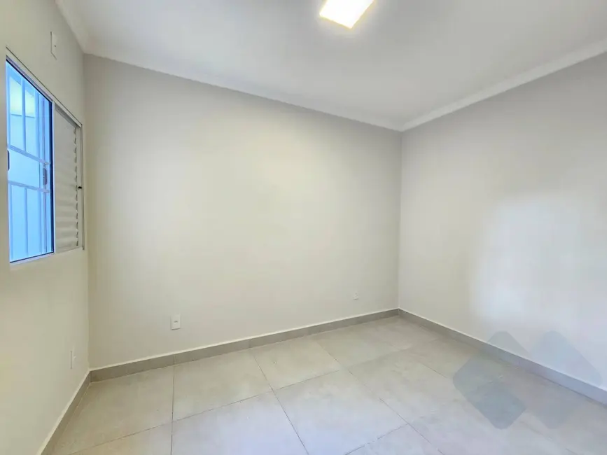 Foto 7 de Casa com 2 quartos à venda, 153m2 em Lívia, Botucatu - SP