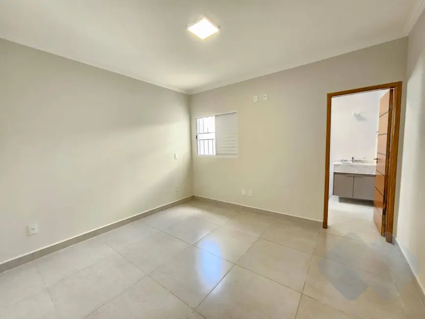 Foto 9 de Casa com 2 quartos à venda, 153m2 em Lívia, Botucatu - SP