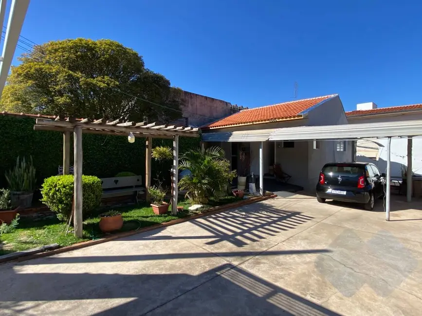 Foto 4 de Casa com 2 quartos à venda, 70m2 em Vila Maria, Botucatu - SP