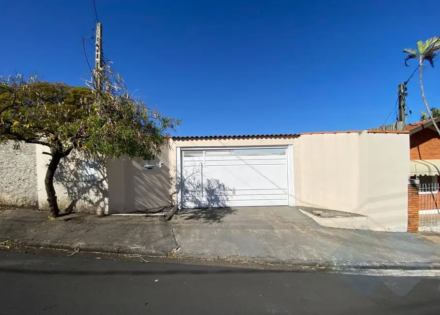 Foto 1 de Casa com 2 quartos à venda, 70m2 em Vila Maria, Botucatu - SP