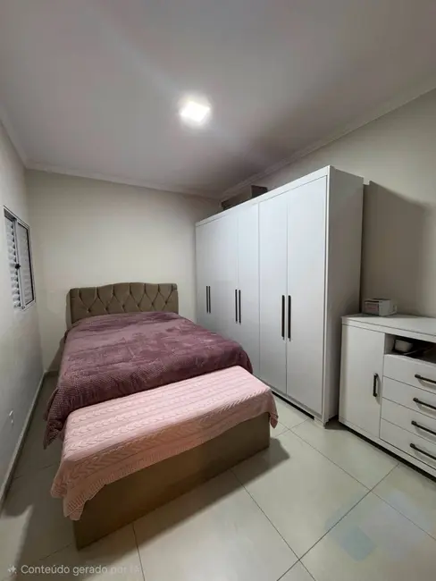 Foto 6 de Casa com 3 quartos à venda, 160m2 em Residencial Lívia I, Botucatu - SP