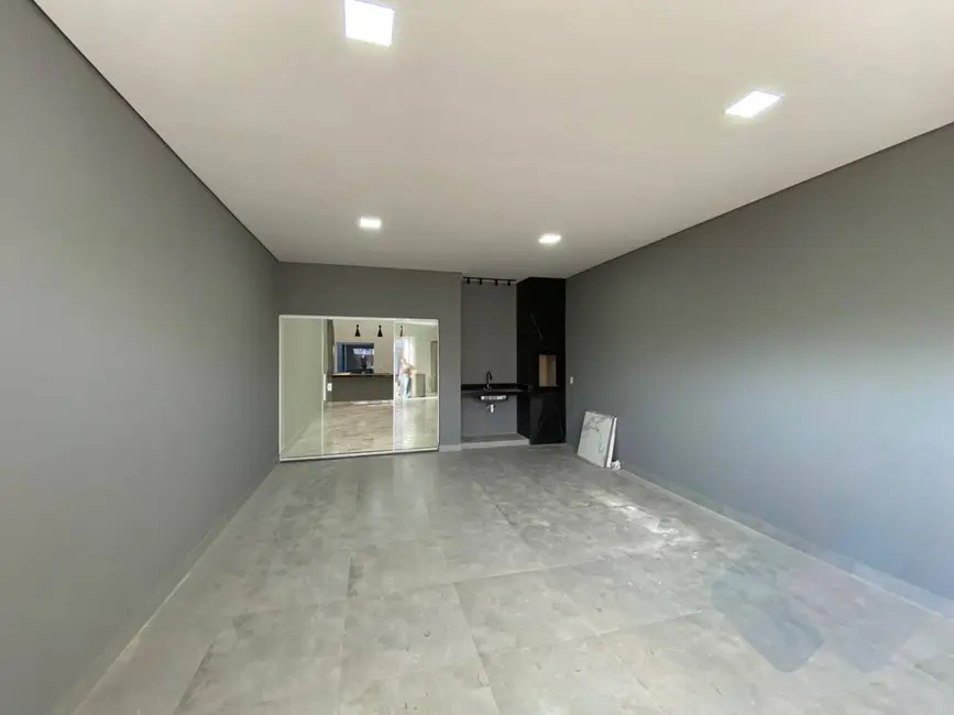 Foto 3 de Casa com 3 quartos à venda, 150m2 em Lívia, Botucatu - SP