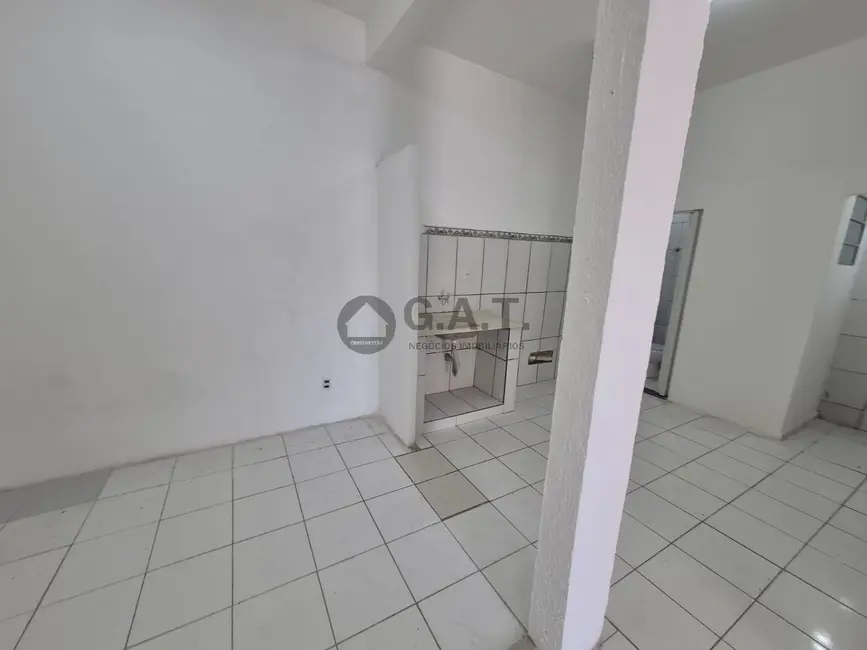 Foto 9 de Casa com 2 quartos para alugar, 55m2 em Jardim Wanel Ville IV, Sorocaba - SP