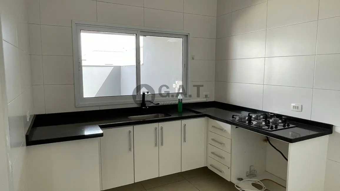 Foto 3 de Casa de Condomínio com 3 quartos à venda, 163m2 em Horto Florestal, Sorocaba - SP
