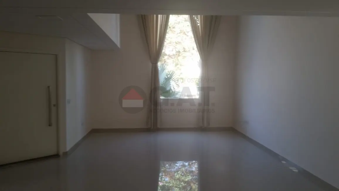 Casa de Condomínio com 3 quartos para alugar, 244m2 em Iporanga, Sorocaba - SP - imagem 2 Foto 2 de Casa de Condomínio com 3 quartos para alugar, 244m2 em Iporanga, Sorocaba - SP