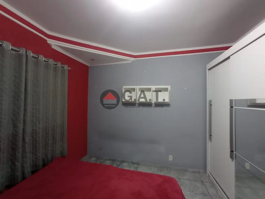 Casa com 3 quartos à venda, 150m2 em Jardim Santa Bárbara, Sorocaba - SP - imagem 4 Foto 4 de Casa com 3 quartos à venda, 150m2 em Jardim Santa Bárbara, Sorocaba - SP