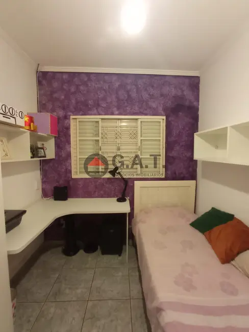 Casa com 3 quartos à venda, 150m2 em Jardim Santa Bárbara, Sorocaba - SP - imagem 3 Foto 3 de Casa com 3 quartos à venda, 150m2 em Jardim Santa Bárbara, Sorocaba - SP