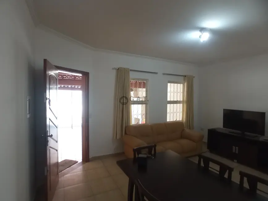 Foto 2 de Casa com 2 quartos para alugar, 150m2 em Jardim Prestes de Barros, Sorocaba - SP