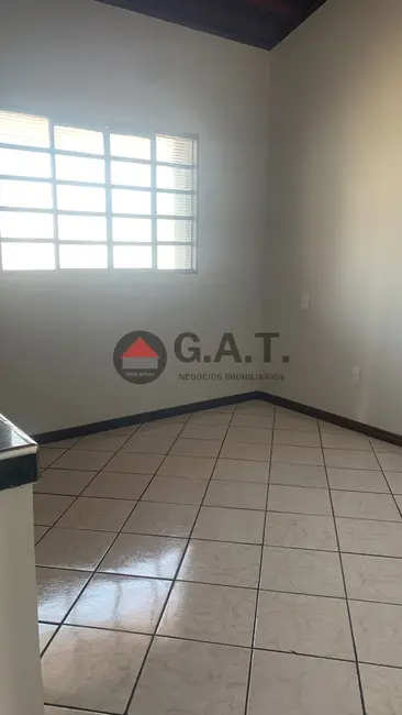 Casa com 2 quartos à venda, 200m2 em Ipiranga, Sorocaba - SP - imagem 2 Foto 2 de Casa com 2 quartos à venda, 200m2 em Ipiranga, Sorocaba - SP