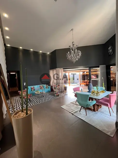 Casa de Condomínio com 2 quartos à venda, 330m2 em Iporanga, Sorocaba - SP - imagem 2 Foto 2 de Casa de Condomínio com 2 quartos à venda, 330m2 em Iporanga, Sorocaba - SP