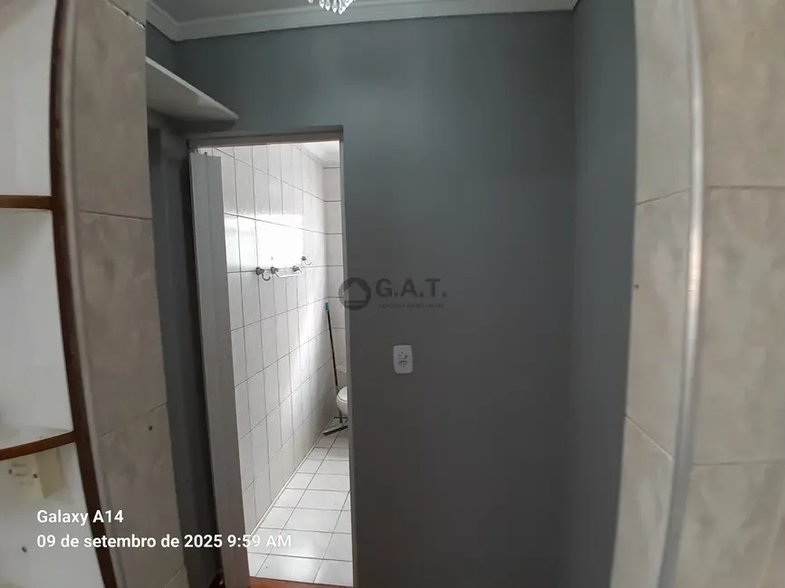 Foto 2 de Casa com 3 quartos para alugar, 285m2 em Jardim Leocádia, Sorocaba - SP