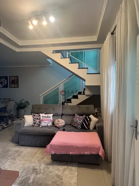 Casa de Condomínio com 3 quartos à venda, 175m2 em Horto Florestal, Sorocaba - SP - imagem 3 Foto 3 de Casa de Condomínio com 3 quartos à venda, 175m2 em Horto Florestal, Sorocaba - SP