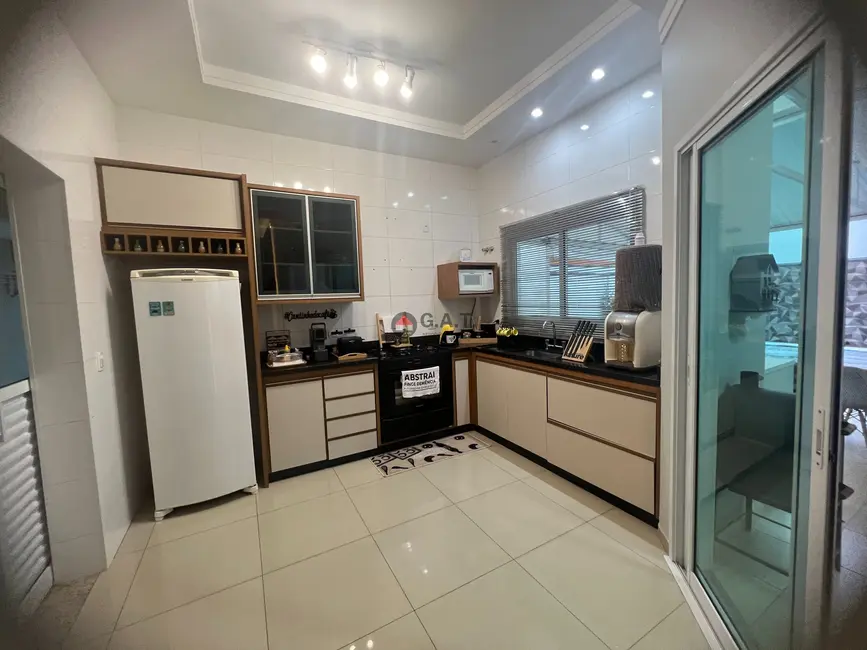 Casa de Condomínio com 3 quartos à venda, 175m2 em Horto Florestal, Sorocaba - SP - imagem 9 Foto 9 de Casa de Condomínio com 3 quartos à venda, 175m2 em Horto Florestal, Sorocaba - SP