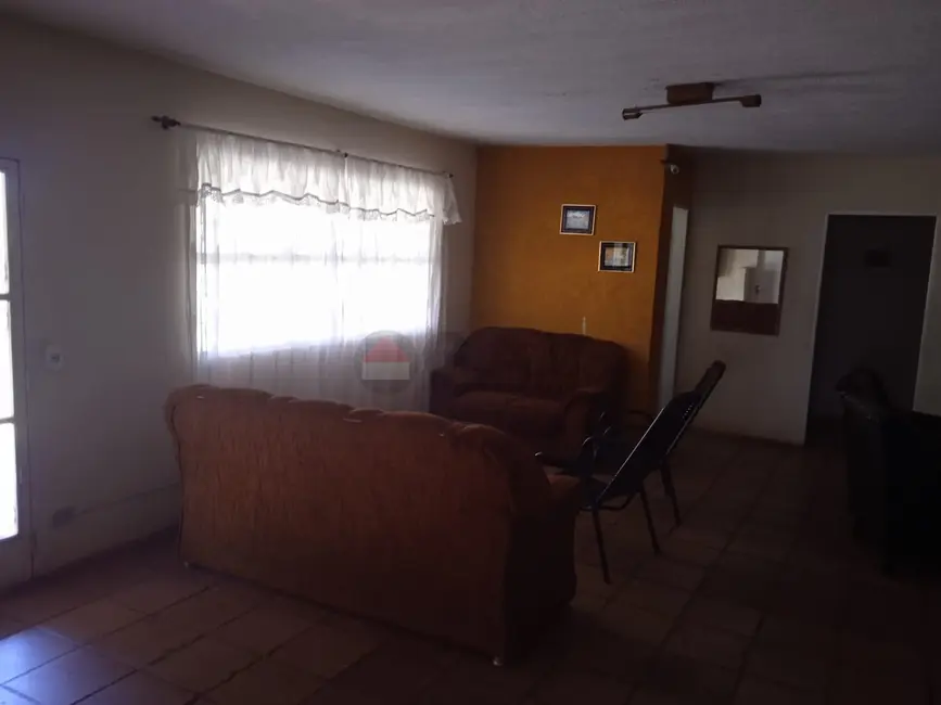 Chácara com 6 quartos para alugar, 500m2 em Itu - SP - imagem 3 Foto 3 de Chácara com 6 quartos para alugar, 500m2 em Itu - SP