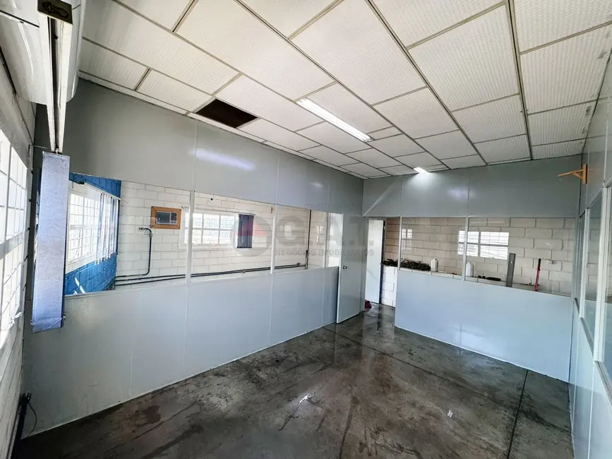 Foto 3 de Sala Comercial para alugar, 125m2 em Iporanga, Sorocaba - SP