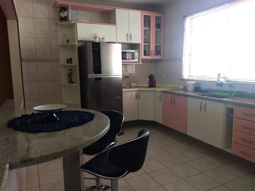 Foto 8 de Casa com 3 quartos para alugar, 350m2 em Jardim São Guilherme, Sorocaba - SP