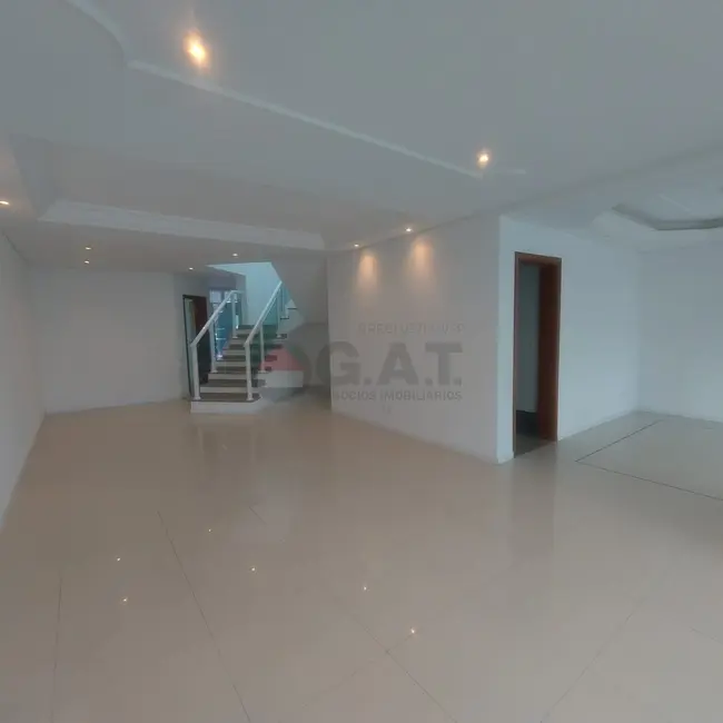 Casa de Condomínio com 3 quartos à venda, 250m2 em Aparecidinha, Sorocaba - SP - imagem 1 Foto 1 de Casa de Condomínio com 3 quartos à venda, 250m2 em Aparecidinha, Sorocaba - SP
