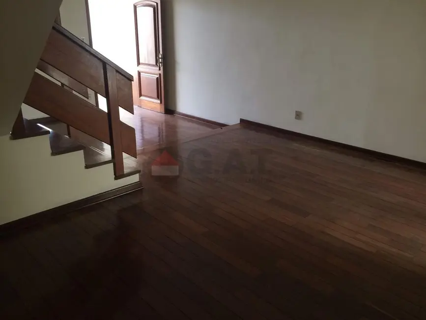 Casa com 3 quartos à venda, 125m2 em Vila Hortência, Sorocaba - SP - imagem 3 Foto 3 de Casa com 3 quartos à venda, 125m2 em Vila Hortência, Sorocaba - SP