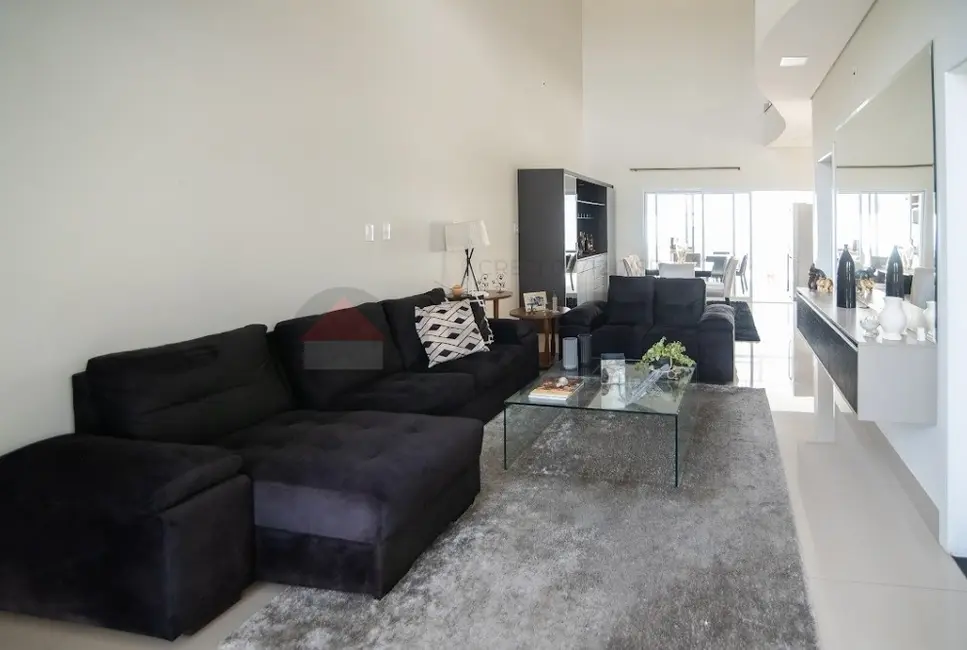 Casa de Condomínio com 3 quartos à venda, 300m2 em Brigadeiro Tobias, Sorocaba - SP - imagem 4 Foto 4 de Casa de Condomínio com 3 quartos à venda, 300m2 em Brigadeiro Tobias, Sorocaba - SP