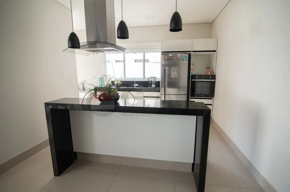 Casa de Condomínio com 3 quartos à venda, 300m2 em Brigadeiro Tobias, Sorocaba - SP - imagem 7 Foto 7 de Casa de Condomínio com 3 quartos à venda, 300m2 em Brigadeiro Tobias, Sorocaba - SP