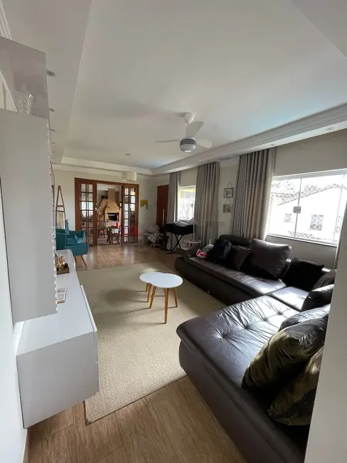 Foto 2 de Casa com 3 quartos à venda, 428m2 em Jardim Toledo, Votorantim - SP