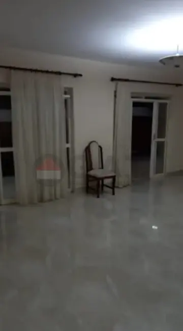 Casa com 3 quartos à venda, 350m2 em Vila Santana, Itapetininga - SP - imagem 2 Foto 2 de Casa com 3 quartos à venda, 350m2 em Vila Santana, Itapetininga - SP