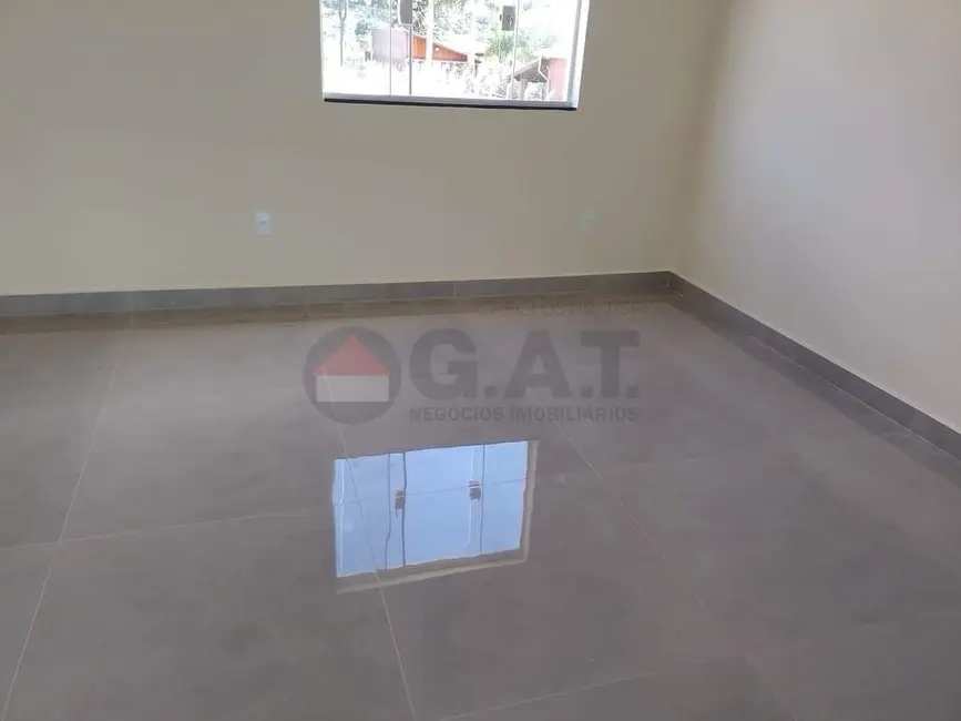 Chácara com 4 quartos à venda, 310m2 em Iperozinho, Capela Do Alto - SP - imagem 9 Foto 9 de Chácara com 4 quartos à venda, 310m2 em Iperozinho, Capela Do Alto - SP