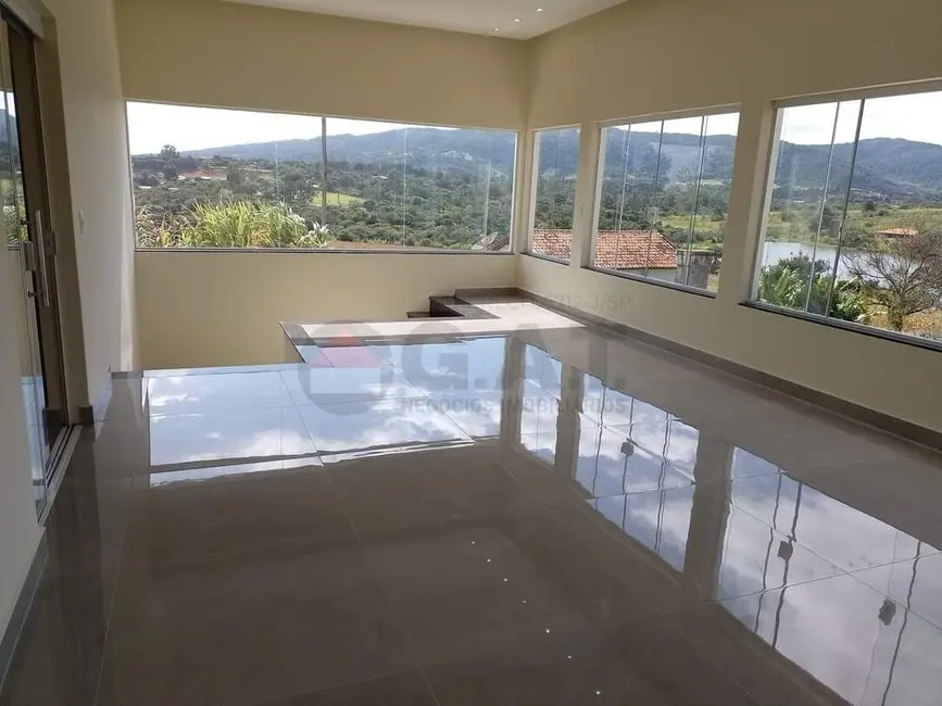 Chácara com 4 quartos à venda, 310m2 em Iperozinho, Capela Do Alto - SP - imagem 7 Foto 7 de Chácara com 4 quartos à venda, 310m2 em Iperozinho, Capela Do Alto - SP