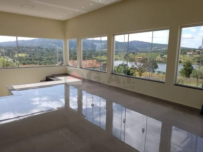 Chácara com 4 quartos à venda, 310m2 em Iperozinho, Capela Do Alto - SP - imagem 8 Foto 8 de Chácara com 4 quartos à venda, 310m2 em Iperozinho, Capela Do Alto - SP