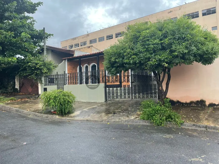 Casa com 3 quartos à venda, 165m2 em Jardim Maria Antônia Prado, Sorocaba - SP - imagem 3 Foto 3 de Casa com 3 quartos à venda, 165m2 em Jardim Maria Antônia Prado, Sorocaba - SP