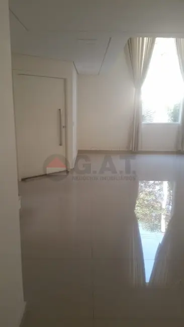Casa de Condomínio com 3 quartos à venda, 244m2 em Iporanga, Sorocaba - SP - imagem 3 Foto 3 de Casa de Condomínio com 3 quartos à venda, 244m2 em Iporanga, Sorocaba - SP