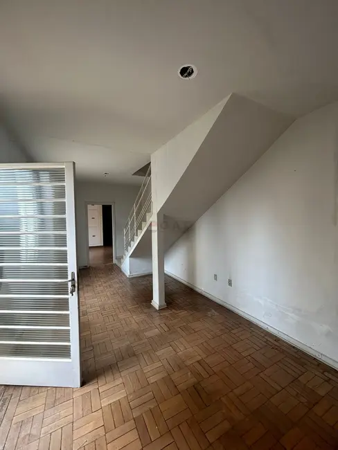 Casa com 5 quartos à venda, 200m2 em Centro, Sorocaba - SP - imagem 3 Foto 3 de Casa com 5 quartos à venda, 200m2 em Centro, Sorocaba - SP