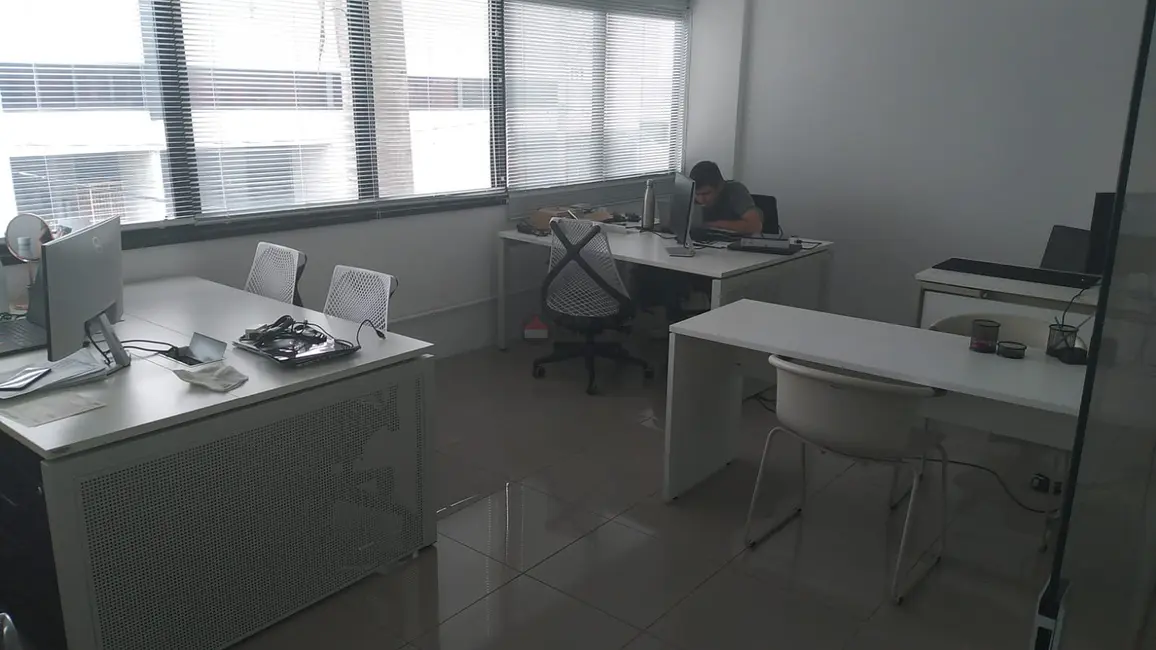 Armazém / Galpão para alugar, 1100m2 em Iporanga, Sorocaba - SP - imagem 5 Foto 5 de Armazém / Galpão para alugar, 1100m2 em Iporanga, Sorocaba - SP