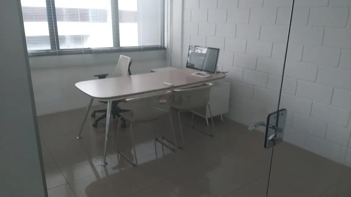 Armazém / Galpão para alugar, 1100m2 em Iporanga, Sorocaba - SP - imagem 6 Foto 6 de Armazém / Galpão para alugar, 1100m2 em Iporanga, Sorocaba - SP