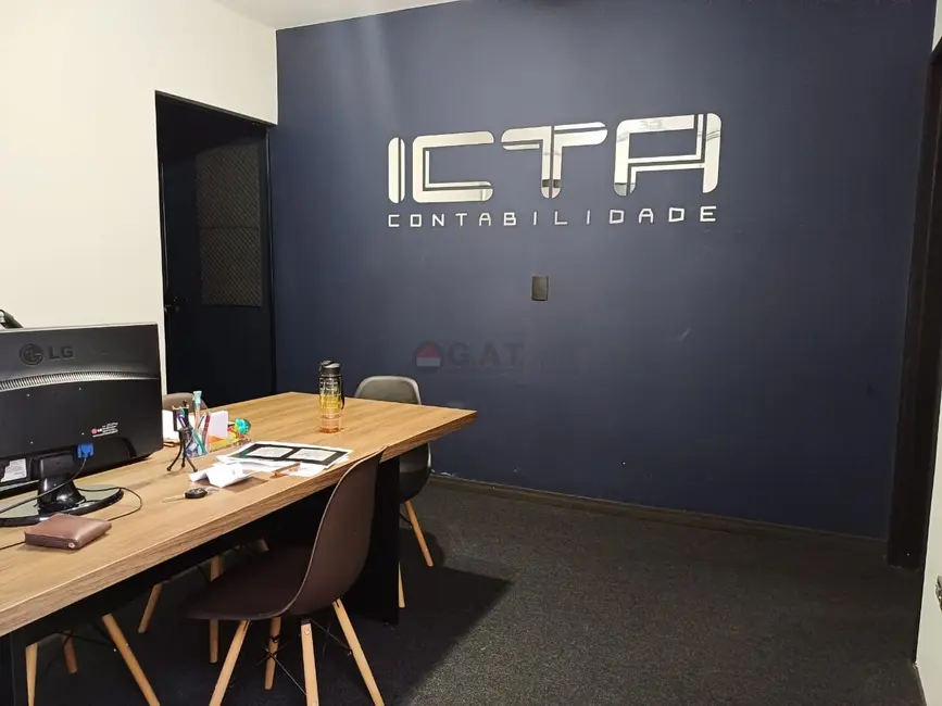 Casa com 3 quartos à venda, 180m2 em Vila Carvalho, Sorocaba - SP - imagem 4 Foto 4 de Casa com 3 quartos à venda, 180m2 em Vila Carvalho, Sorocaba - SP