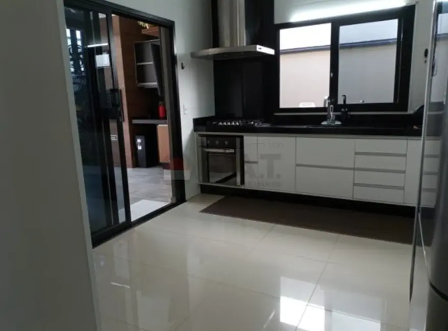 Casa de Condomínio com 3 quartos à venda, 177m2 em Sorocaba - SP - imagem 5 Foto 5 de Casa de Condomínio com 3 quartos à venda, 177m2 em Sorocaba - SP