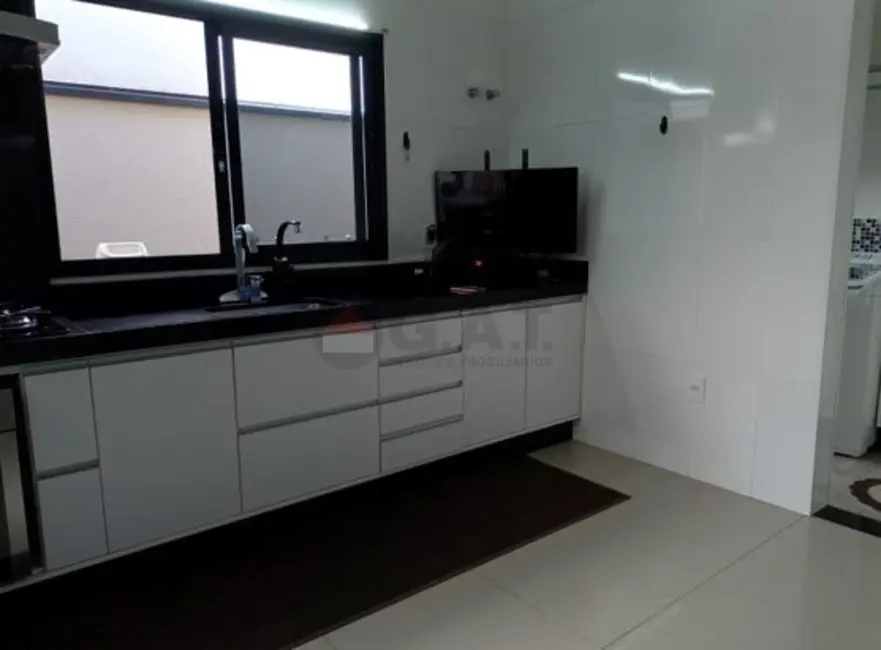 Casa de Condomínio com 3 quartos à venda, 177m2 em Sorocaba - SP - imagem 4 Foto 4 de Casa de Condomínio com 3 quartos à venda, 177m2 em Sorocaba - SP