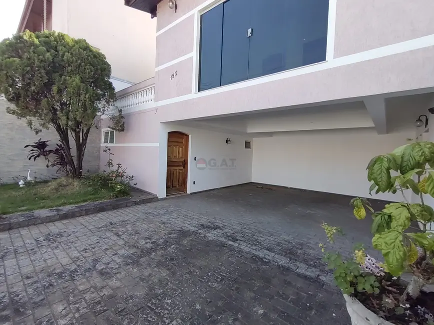 Casa com 3 quartos à venda e para alugar, 252m2 em Jardim Santa Rosália, Sorocaba - SP - imagem 4 Foto 4 de Casa com 3 quartos à venda e para alugar, 252m2 em Jardim Santa Rosália, Sorocaba - SP