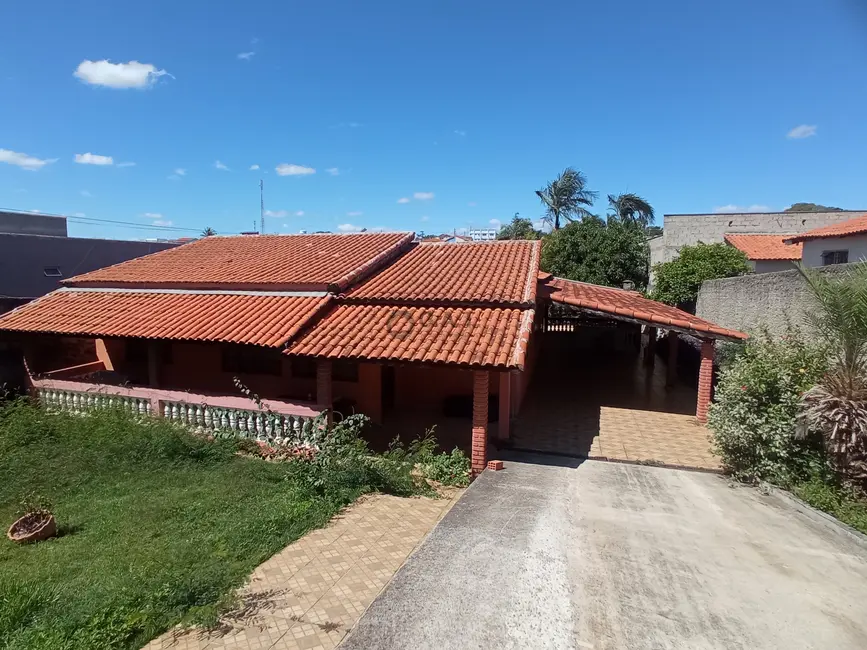 Foto 2 de Chácara com 4 quartos à venda, 291m2 em Centro, Capela Do Alto - SP