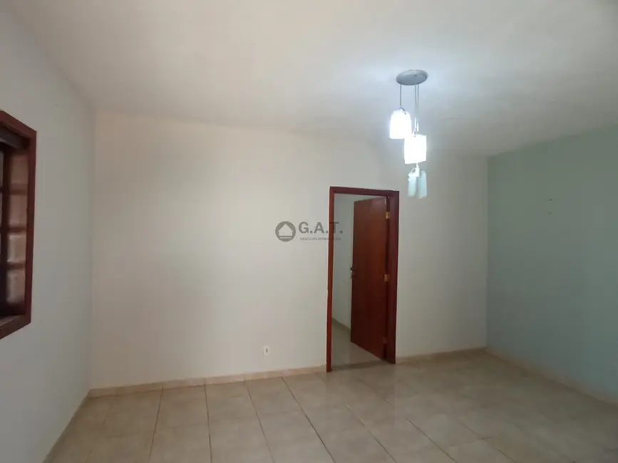 Foto 9 de Chácara com 4 quartos à venda, 291m2 em Centro, Capela Do Alto - SP