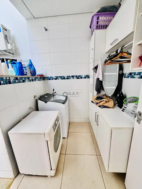 Casa de Condomínio com 4 quartos à venda, 266m2 em Chácaras Reunidas São Jorge, Sorocaba - SP - imagem 6 Foto 6 de Casa de Condomínio com 4 quartos à venda, 266m2 em Chácaras Reunidas São Jorge, Sorocaba - SP