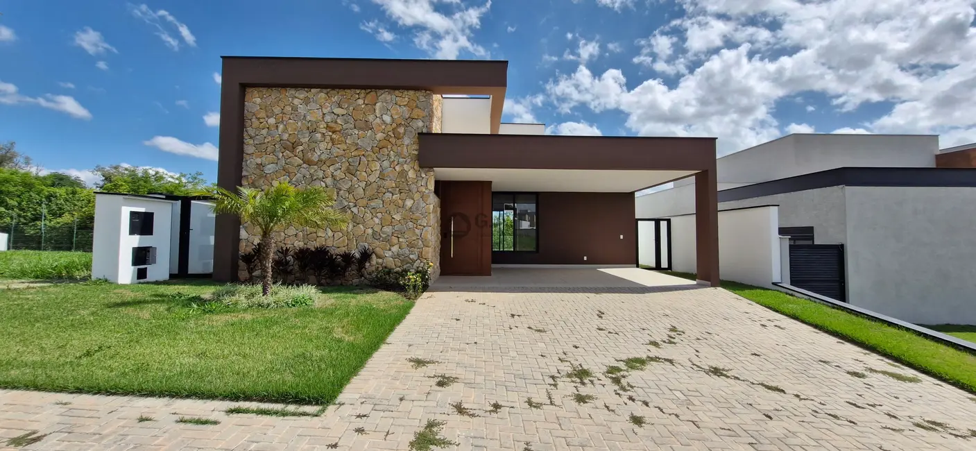 Foto 1 de Casa de Condomínio com 3 quartos à venda, 230m2 em Votorantim - SP