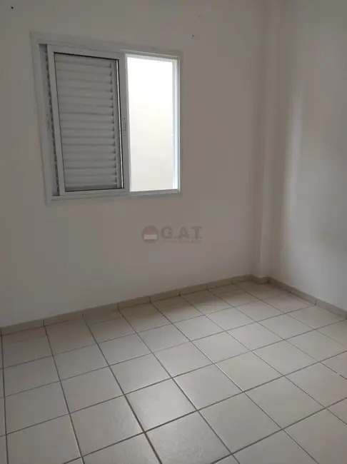 Foto 2 de Casa de Condomínio com 2 quartos à venda, 72m2 em Jardim Karolyne, Votorantim - SP